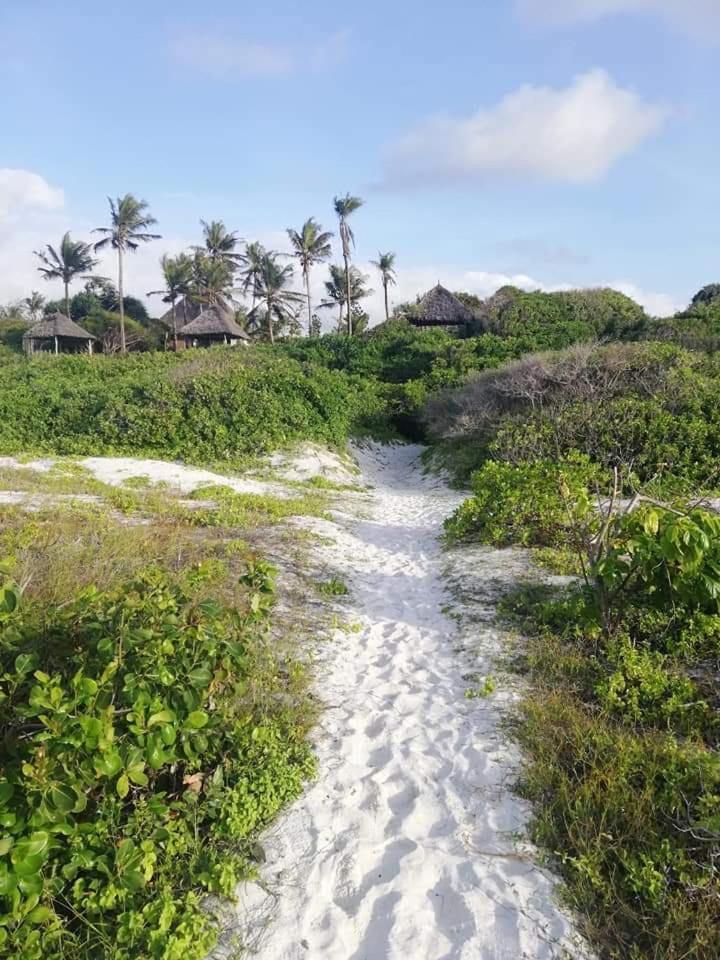 Watamu Beach Cottages B&B Экстерьер фото