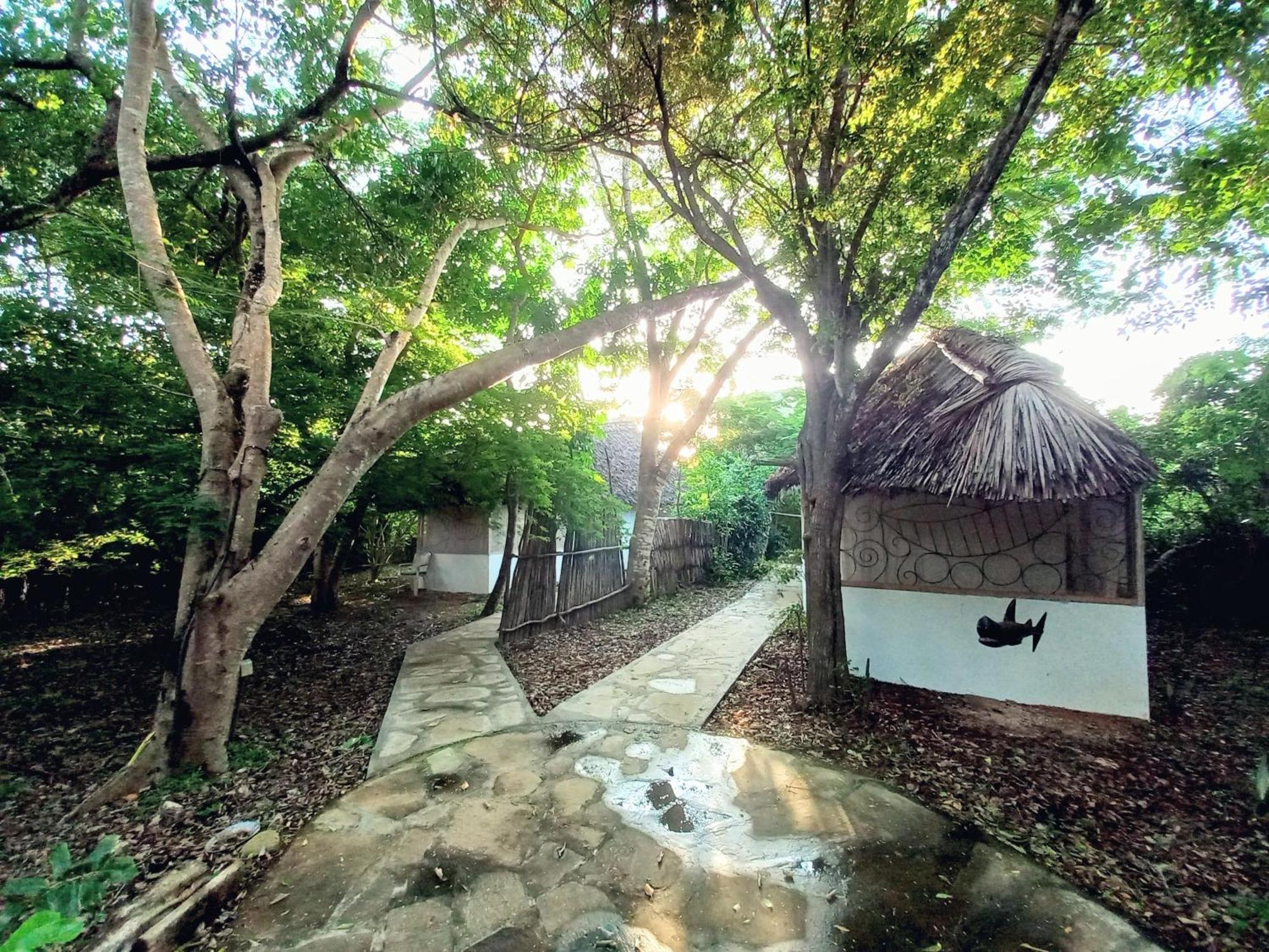 Watamu Beach Cottages B&B Экстерьер фото